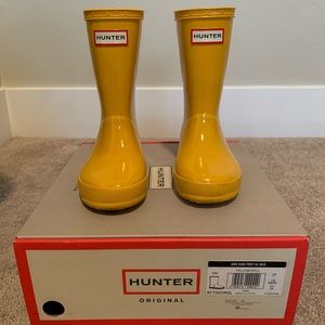 NIB Size 7 Yellow Hunter Boots